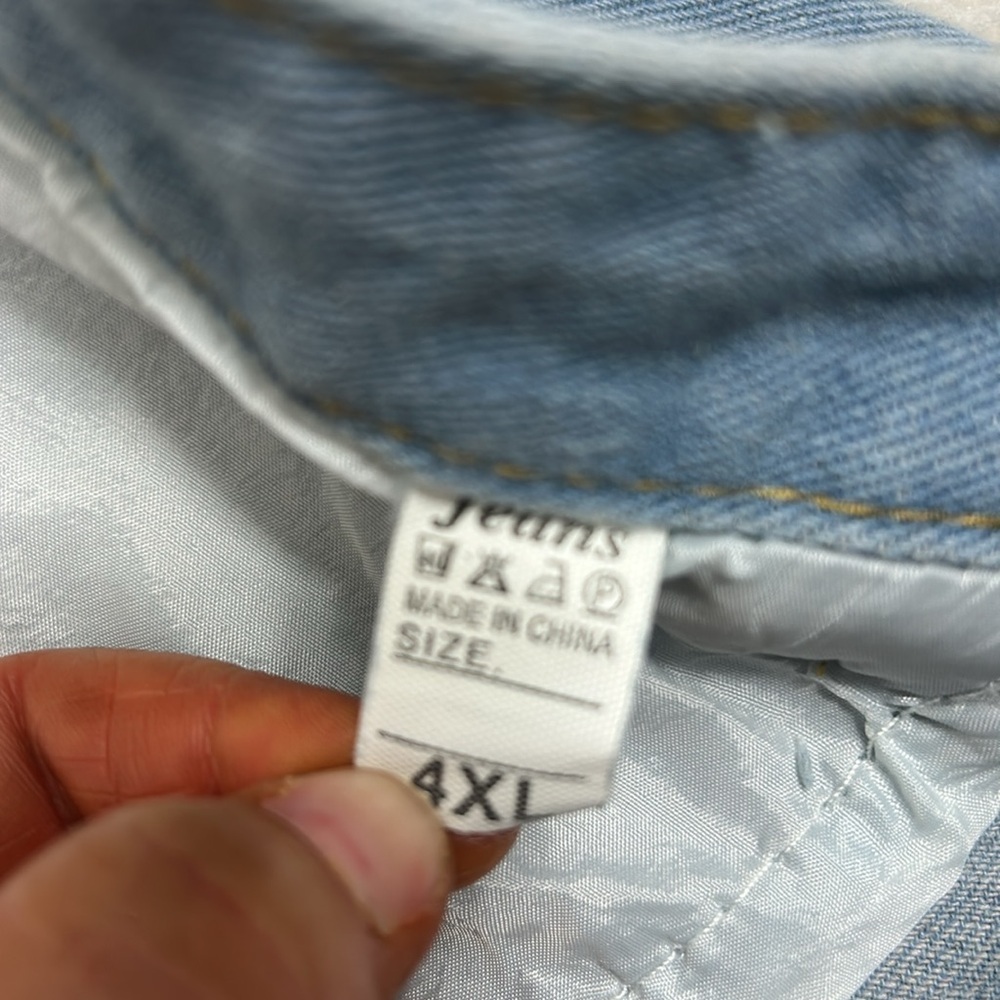 NWT! Plus Size Women's Distressed Blue Denim Shorts - Picture 4 of 4